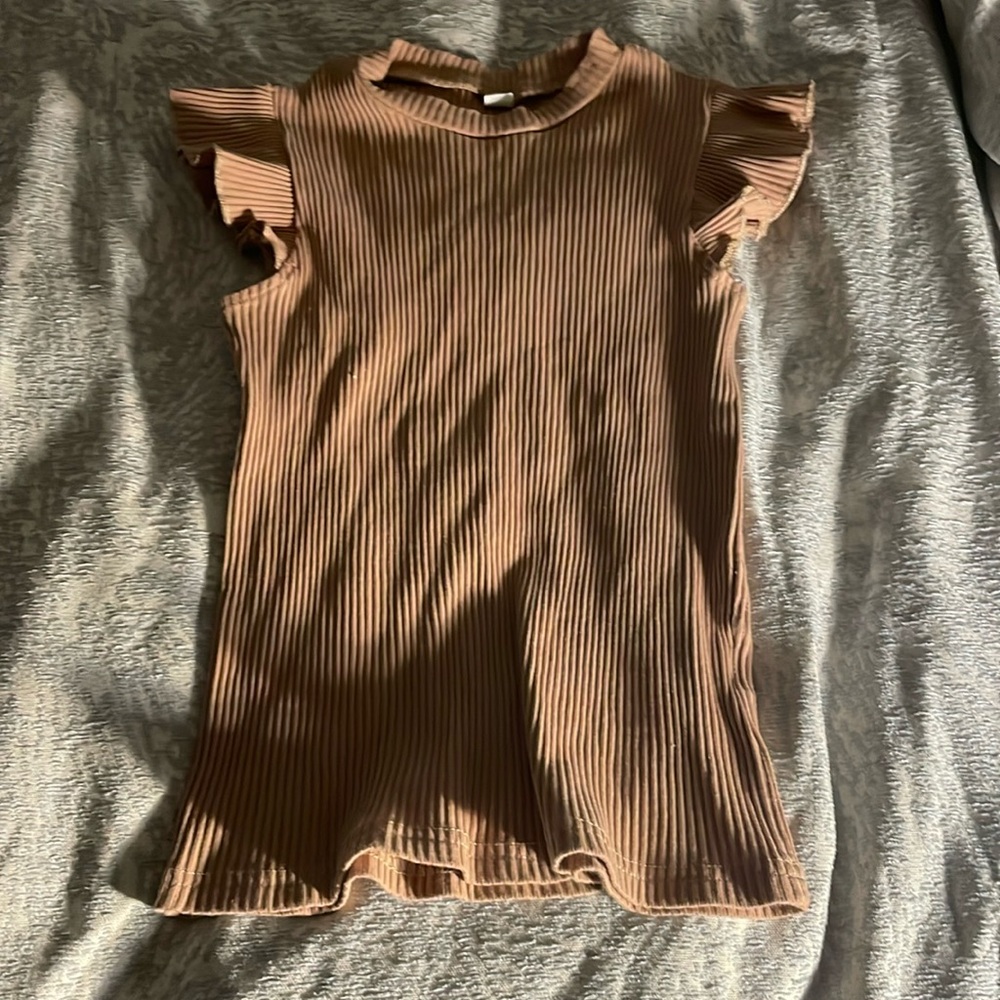 Tan ruffle sleeve